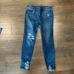 AE Distressed Hi-Rise Jegging